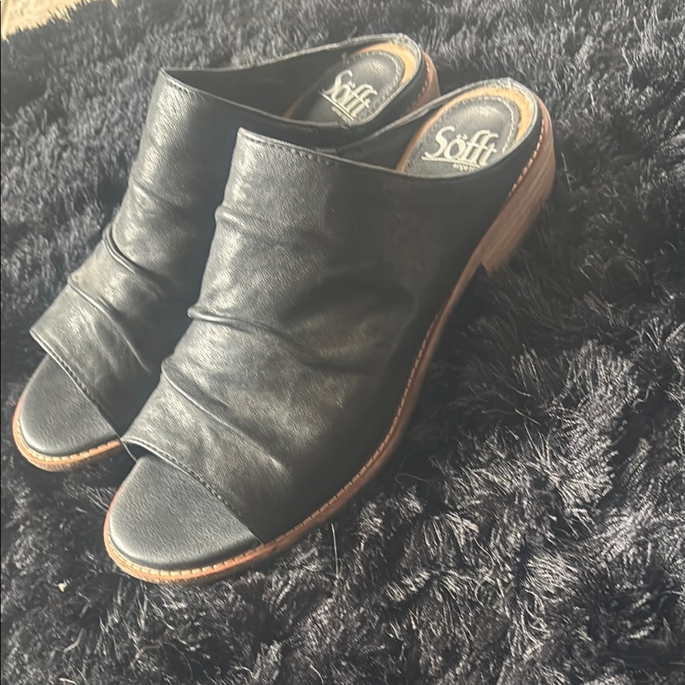 Women's Black Leather Mules